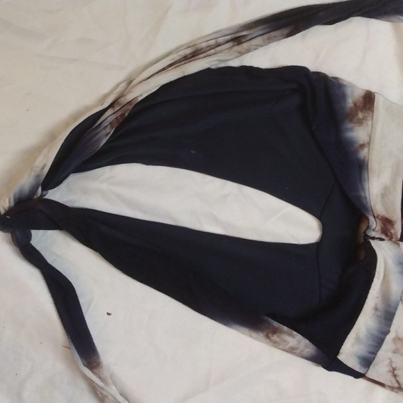 EUC FASHION NOVA LOW V-NECK OPEN BACK JUMPSUIT - Picture 5 of 6